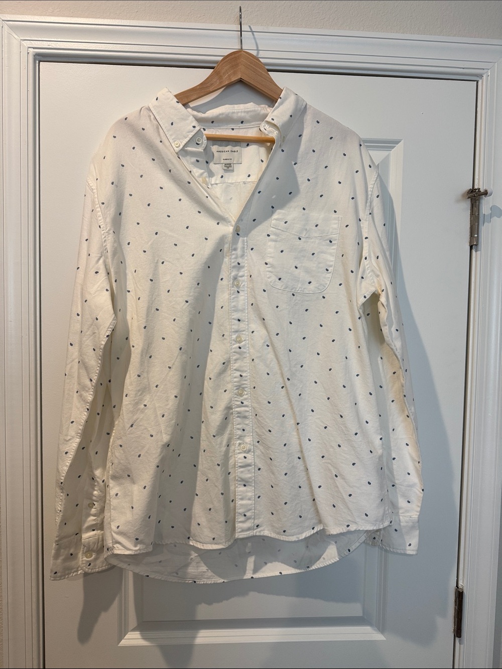 Men's American Eagle White Button-Up Shirt with Navy design